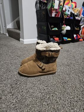 Bearpaw Women's Winter Boots Brown Faux Fur Lined Buckle Boots Size 6